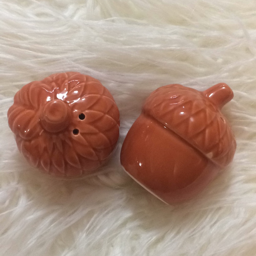 Acorn Salt and Pepper Shaker